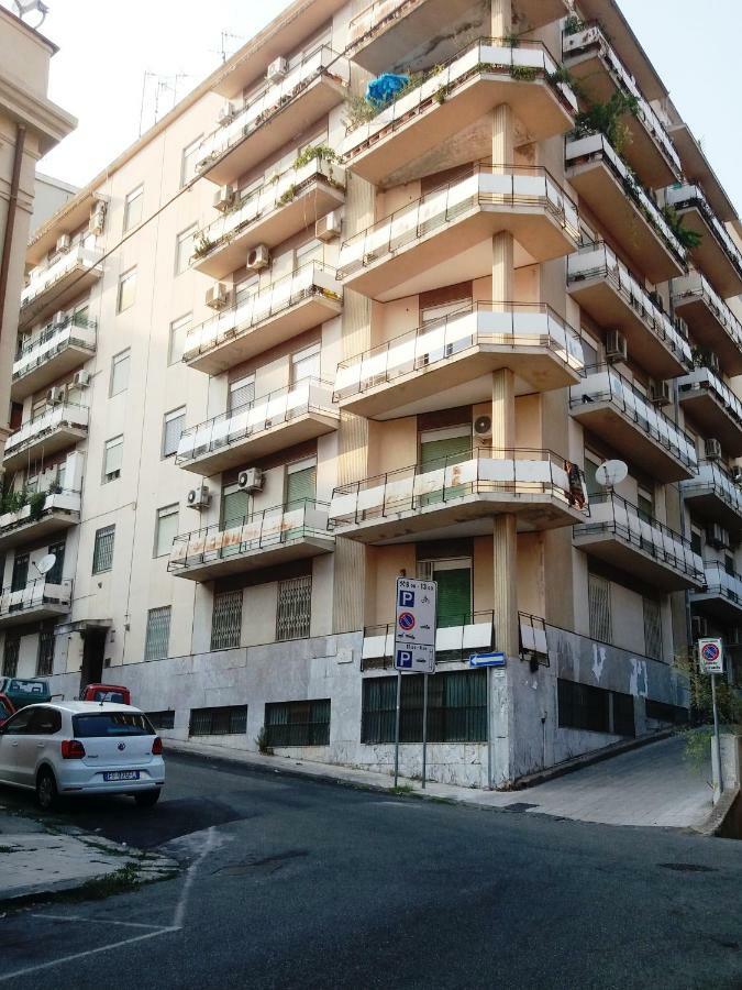 Appartamento Signorile Ambienti Sanificati Messina Eksteriør billede